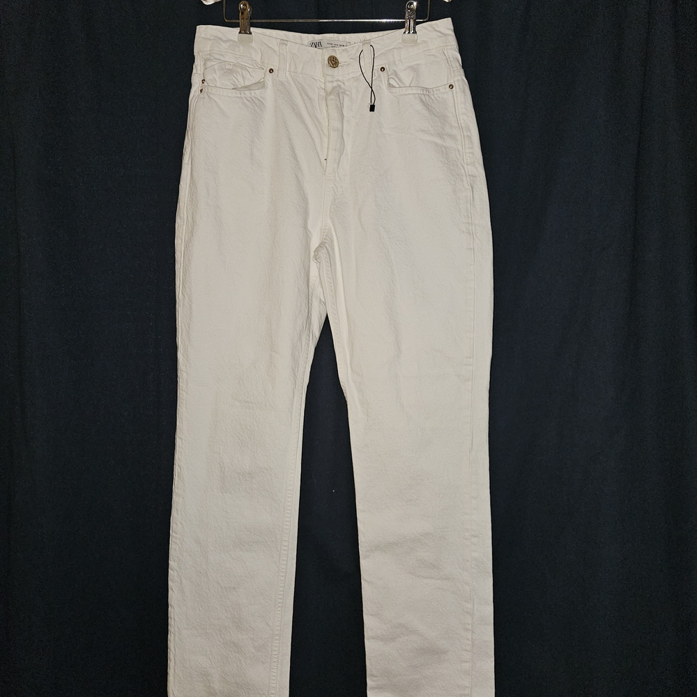 NWOT ZARA White Jeans.